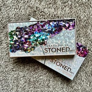 Urban Decay Stoned Vibes eyeshadow palette